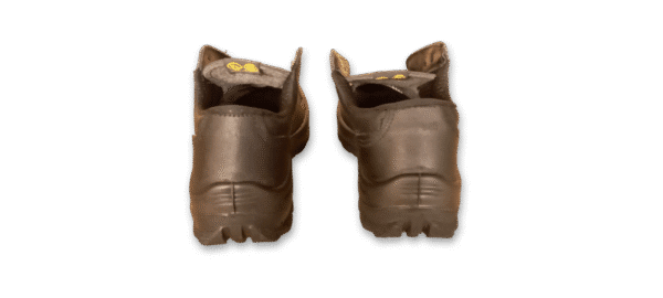 Par de zapatos de seguridad GamaX, modelo 100A-100P, en color negro de cuero descarne, vistos desde la parte trasera.