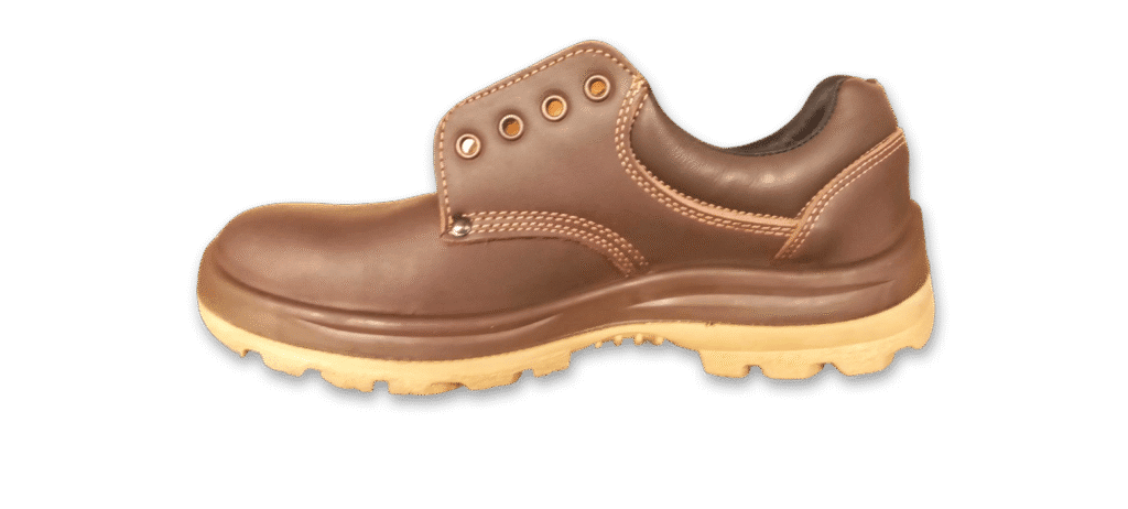 Zapato de seguridad GamaX, modelo 102A-1112P, en cuero flor color marrón con suela color caramelo, vista lateral.