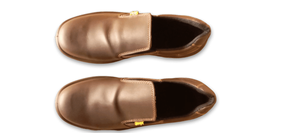 Par de zapatos de seguridad GamaX, modelo 105A-115P, en cuero flor color marrón con tela elastizada, vistas desde arriba.