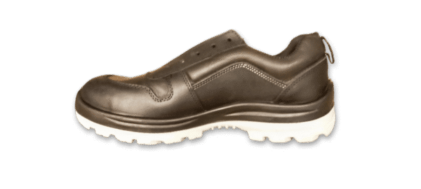 Zapatilla de seguridad GamaX, modelo 106CCA-116CCP, en color negro de cuero flor con suela gris, vista de perfil