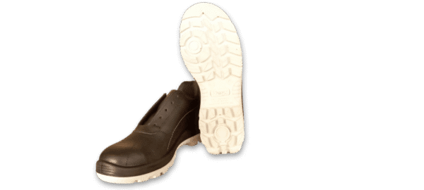 Zapato de seguridad GamaX, modelo 107A-117P, en cuero flor color negro con suela de doble densidad de color blanco, vista lateral y suela visible.