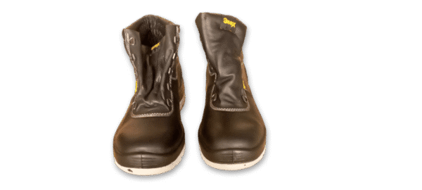 Par de botines de seguridad GamaX, modelo 110A-110P, de color negro, vistos de frente, con cordones sueltos y caña alta.