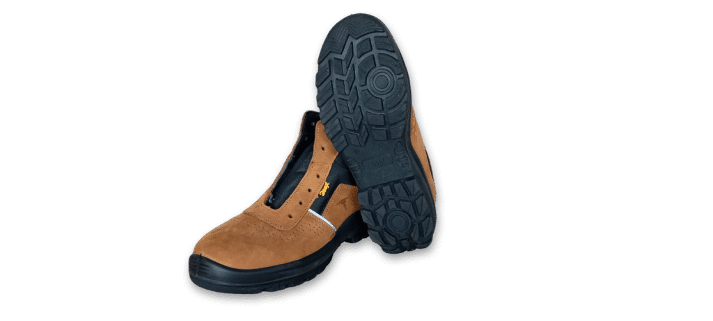 Botín de seguridad GamaX, modelo 206A-216P, en color amarillo de cuero nobúck, junto a otro botín mostrando su suela de alta tracción.