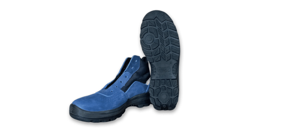Botín de seguridad GamaX, modelo 206A-216P, en color azul de cuero nobúck, junto a otro botín apoyado sobre su suela negra de alta tracción.