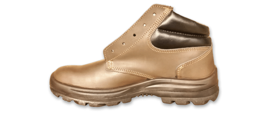 Botín de seguridad GamaX, modelo 300A-300P, en color marrón de cuero descarne, con vista lateral que muestra la caña acolchada en color negro.