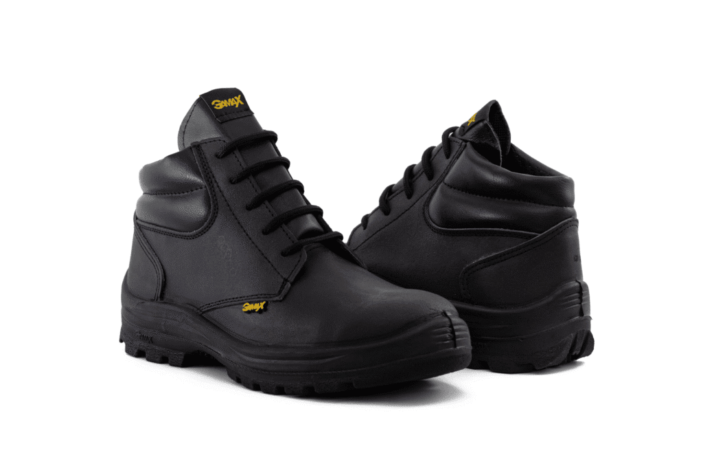 Par de botines de seguridad GamaX, modelo 300A-300P, en color negro de cuero descarne, con vista de perfil.