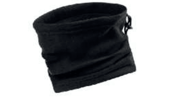 Cuello polar de color negro.