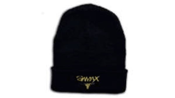 Gorro de invierno de color negro marca GamaX, con logo bordado en amarillo.