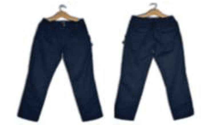 Pantalón Cargo Azul Oscuro GamaX PAN2 - Frente y Espalda Dos pantalones cargo de color azul oscuro marca GamaX, colgados en perchas, uno con vista frontal y el otro con vista trasera.